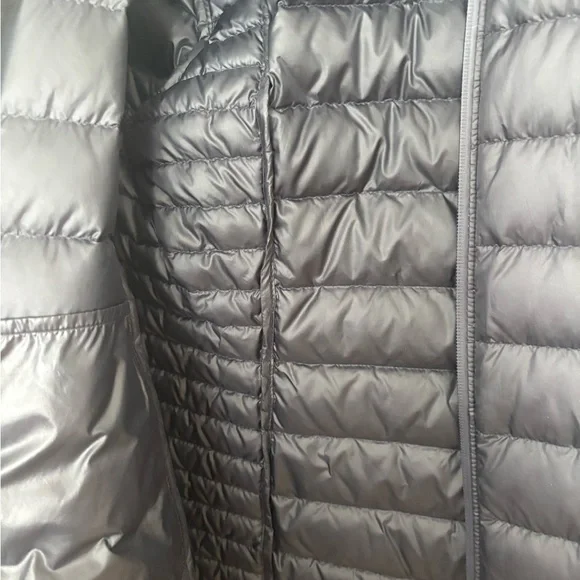 Patagonia lightweight down coat - Picture 2 of 3